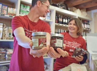 crema-nocciola-r4fnk7b5su431f4l9chycjmanv6lc5vtco6uqe1cek LA BOTTEGA DI VERLATA
