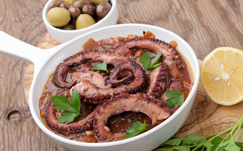 polpo-alla-luciana IL NOSTRO MENÚ DA ASPORTO PER NATALE E CAPODANNO